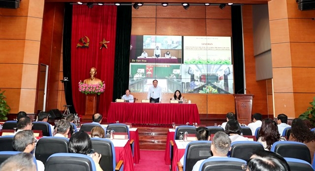 Tiếp tục hoàn thiện thể chế, chính sách về văn hóa