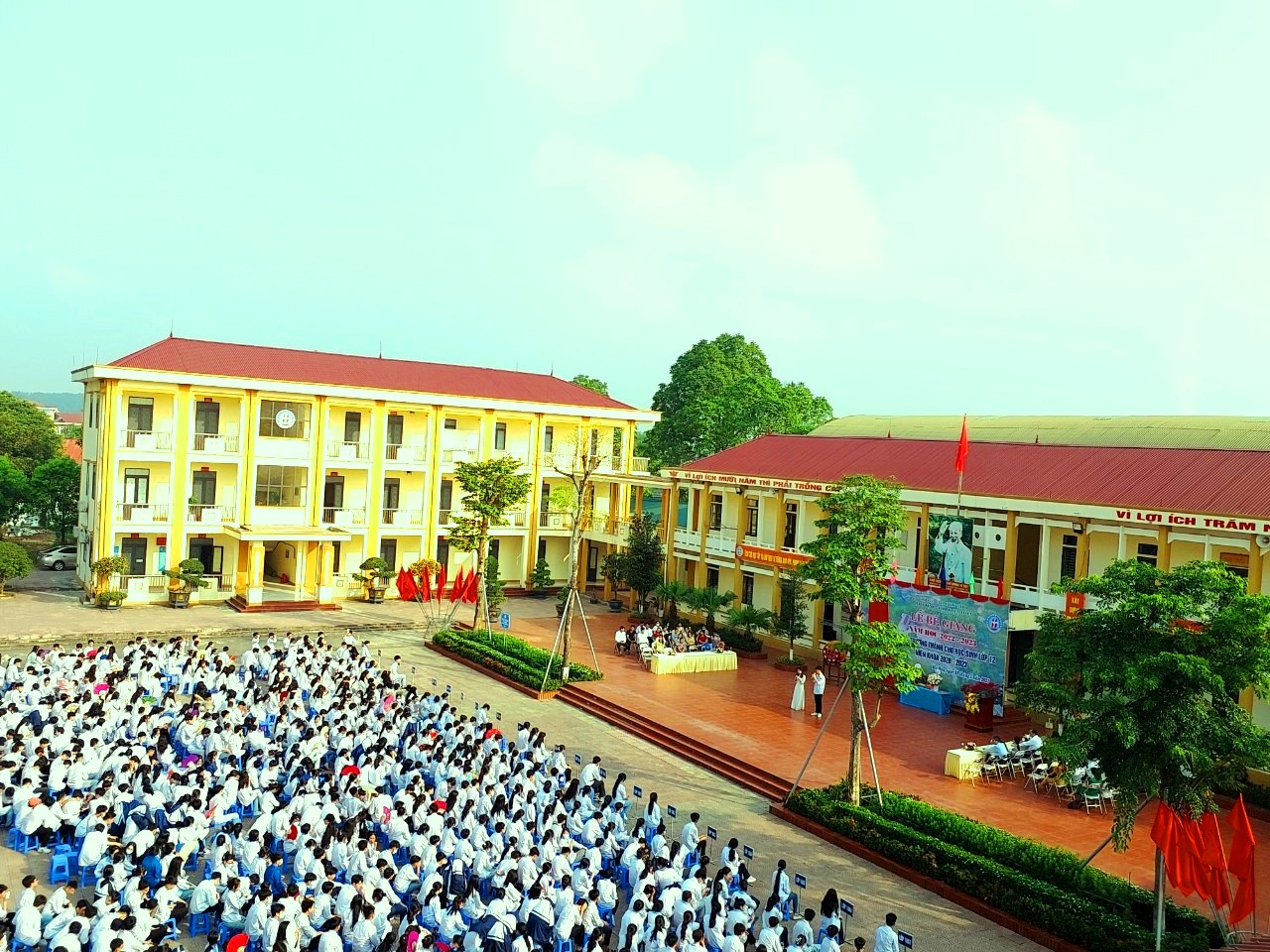 Khi nhà giáo thi đua để “tròn vai”