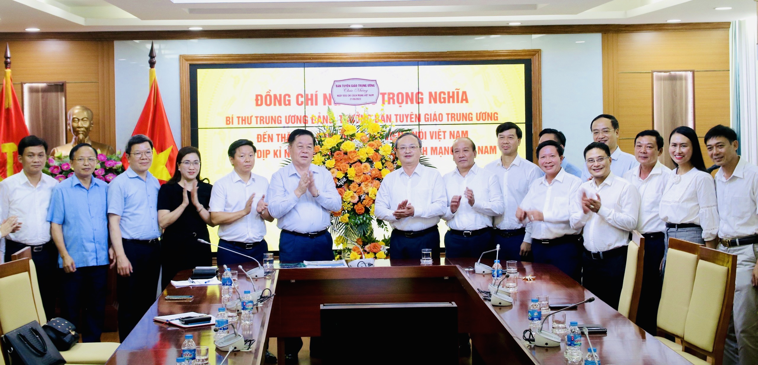 Xây dựng nền báo chí cách mạng Việt Nam chuyên nghiệp, hiện đại, nhân văn