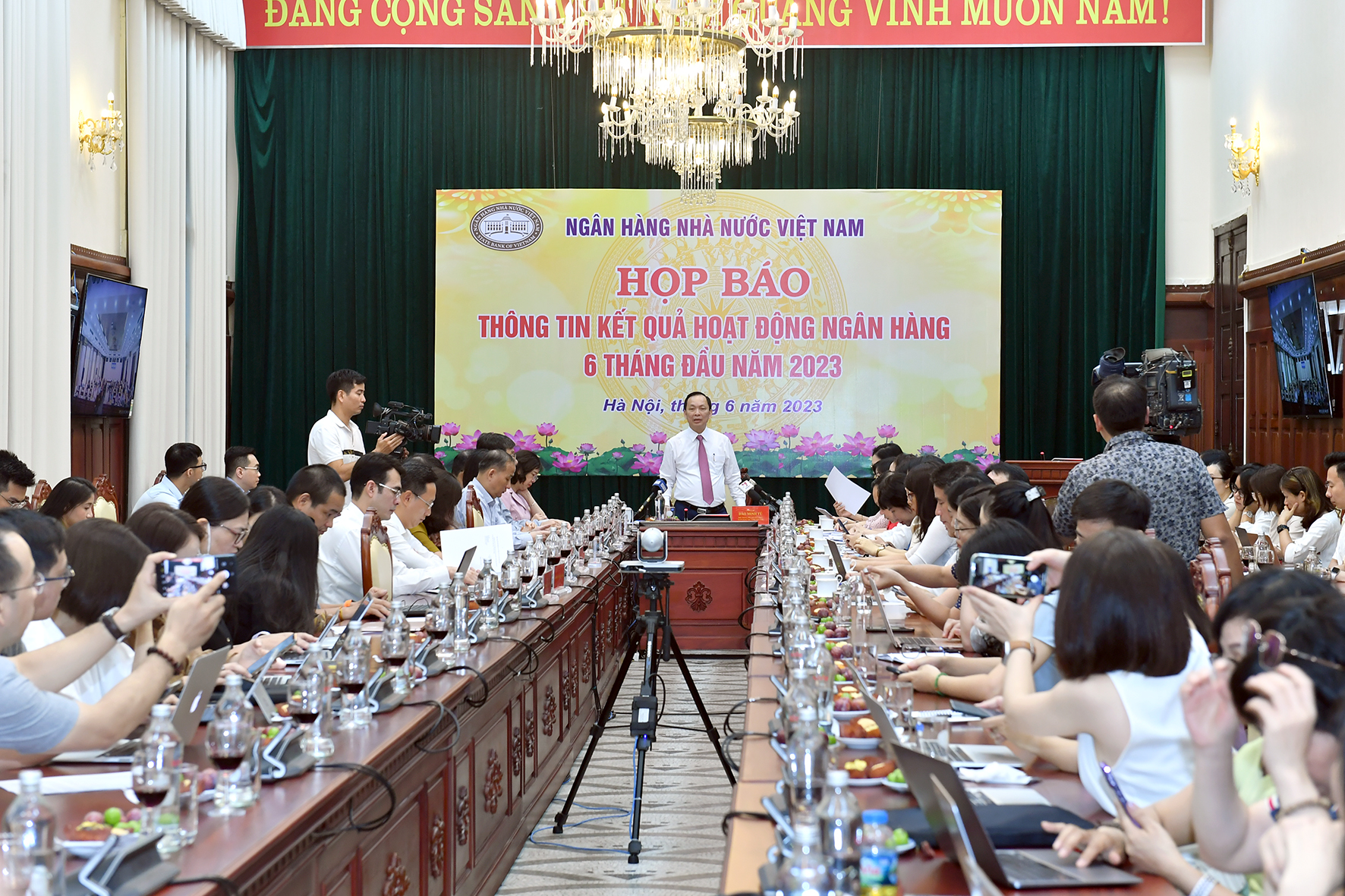 Mặt bằng lãi suất có xu hướng giảm dần