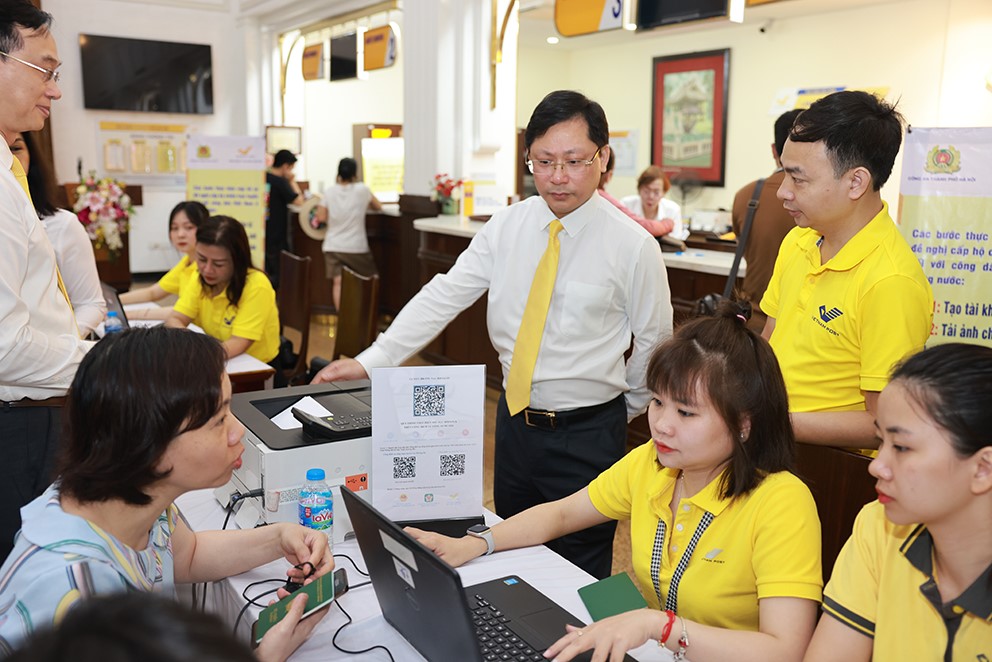 Hỗ trợ cấp đổi giấy phép lái xe trực tuyến trên Cổng Dịch vụ công Quốc gia