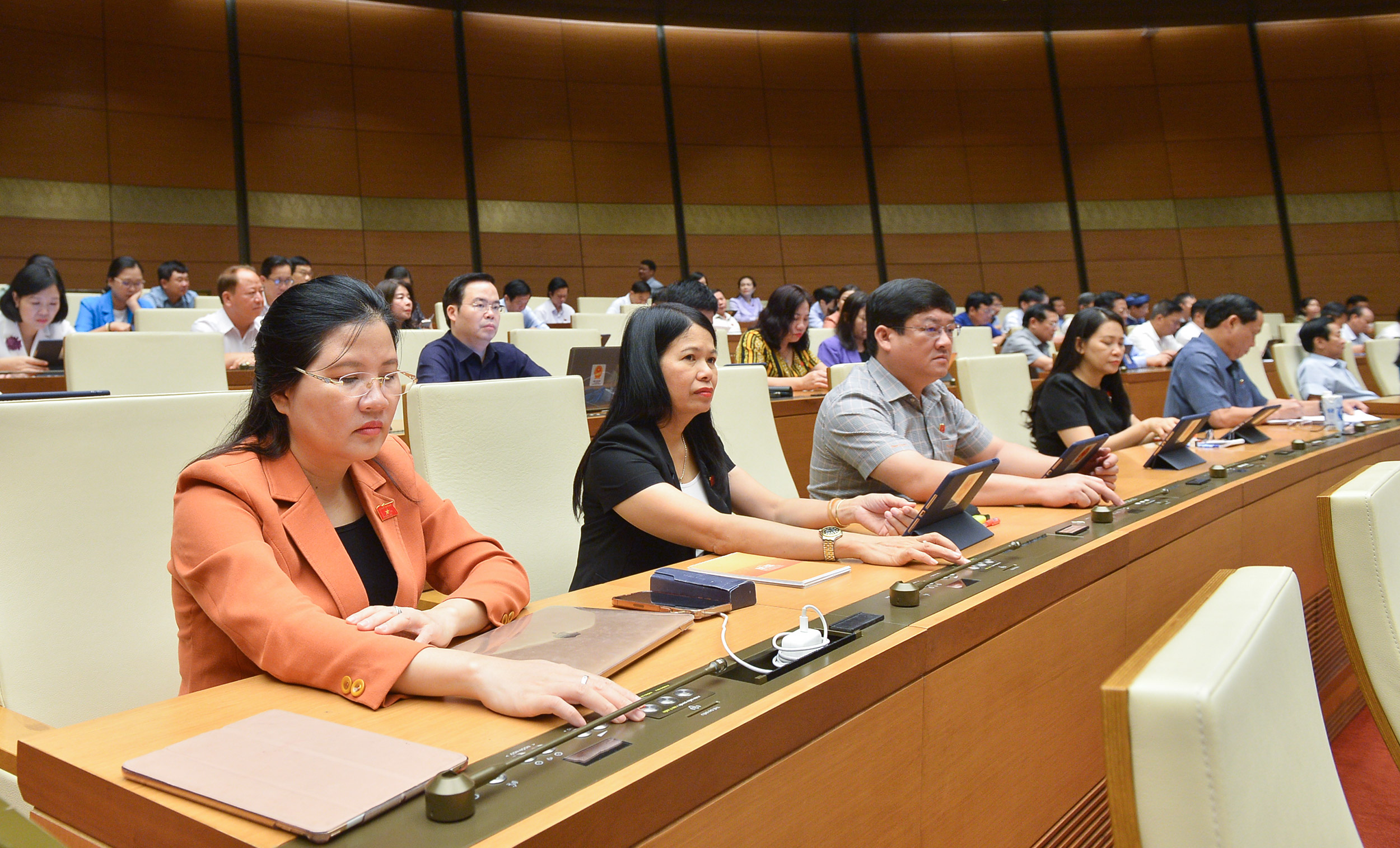 Quốc hội thông qua Luật Giao dịch điện tử sửa đổi