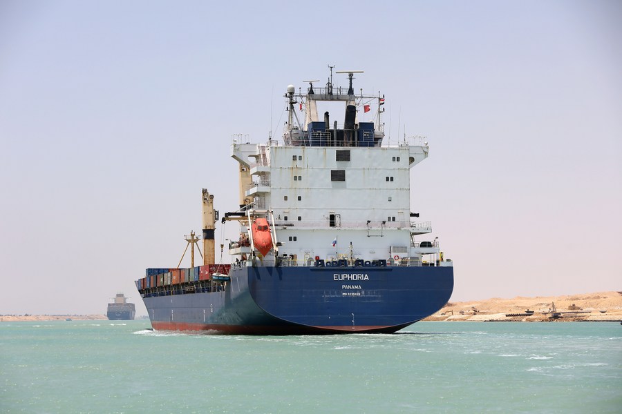 Kênh đào Suez đạt doanh thu kỷ lục