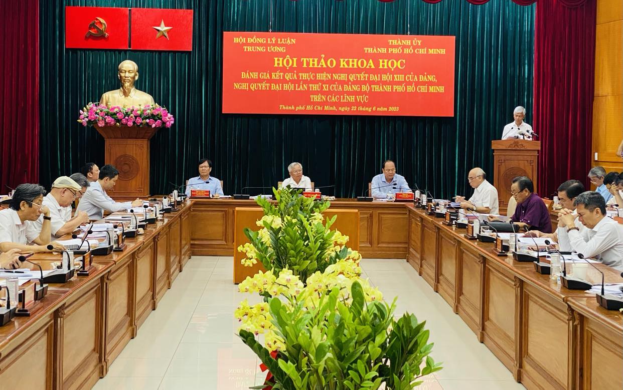 Giải quyết đúng đắn những vấn đề lý luận, thực tiễn nhằm thực hiện thắng lợi các nghị quyết