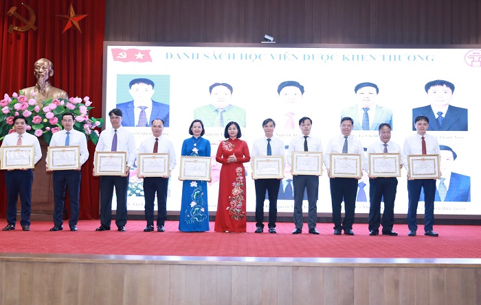 Áp dụng hiệu quả kiến thức vào thực tiễn công tác tại địa phương