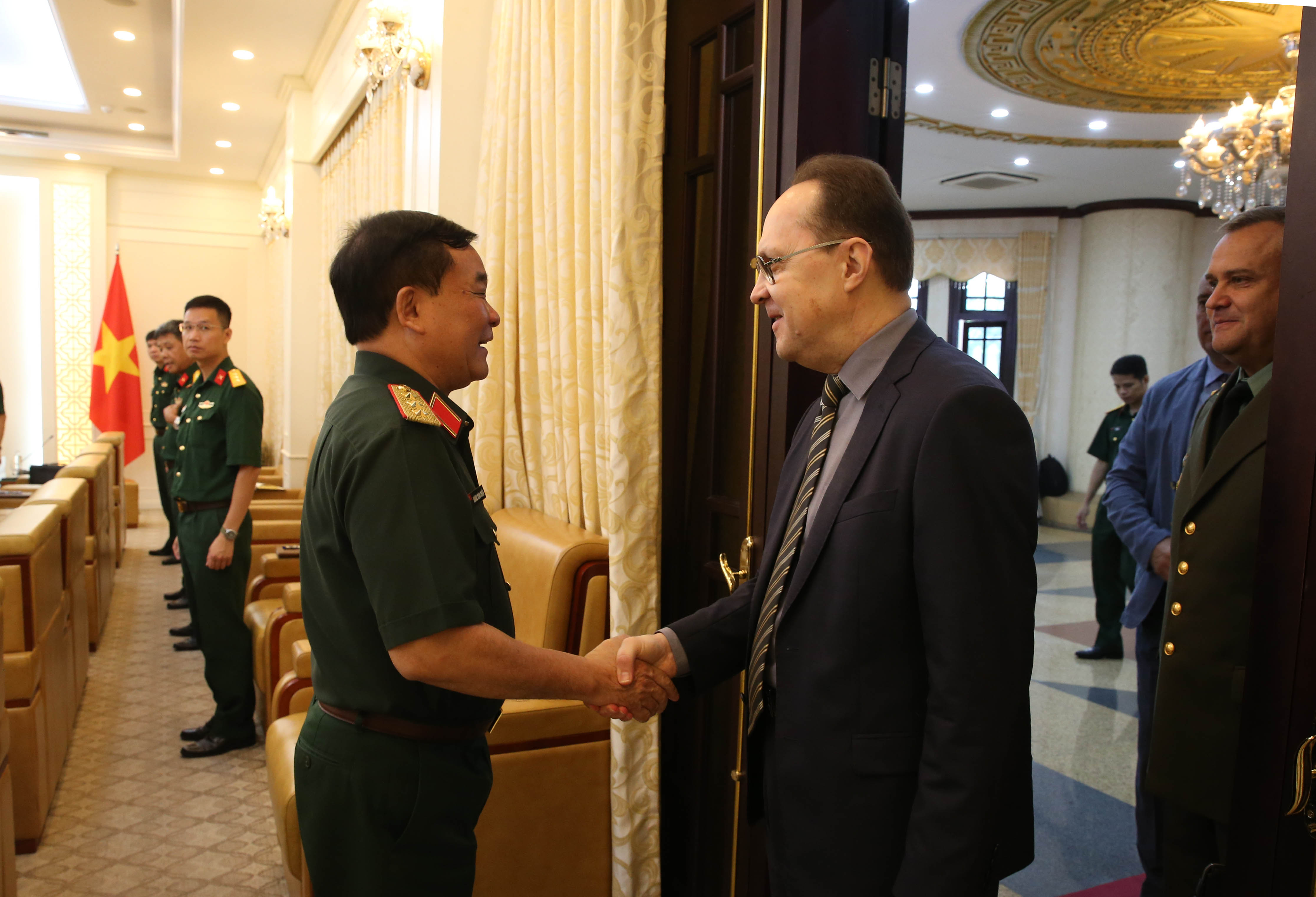 Thượng tướng Hoàng Xuân Chiến tiếp Đại sứ Đặc mệnh toàn quyền Liên bang Nga tại Việt Nam
