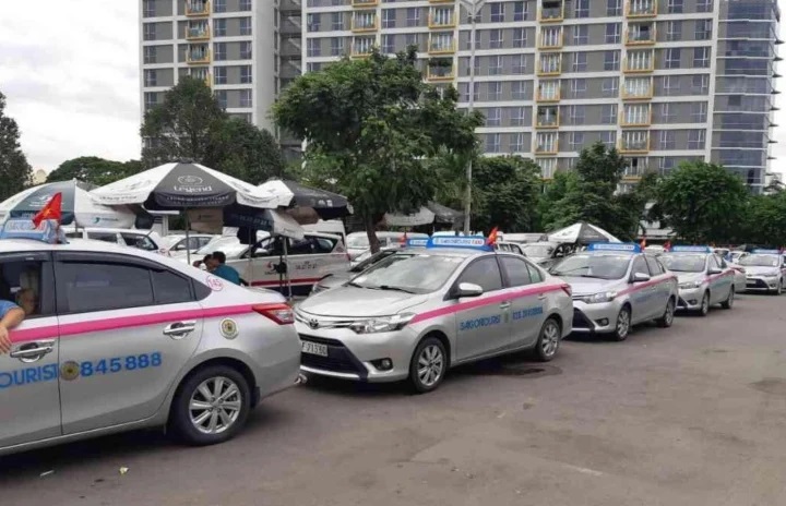 Hai hãng taxi tại TP Hồ Chí Minh gian lận giá cước gấp 10 lần