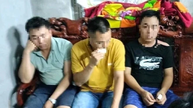 Khởi tố vụ án, tước danh hiệu Công an nhân dân với 3 cán bộ trộm dê của dân