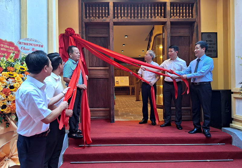 Quận Hoàn Kiếm gắn biển công trình tu bổ, tôn tạo đình Trung Yên