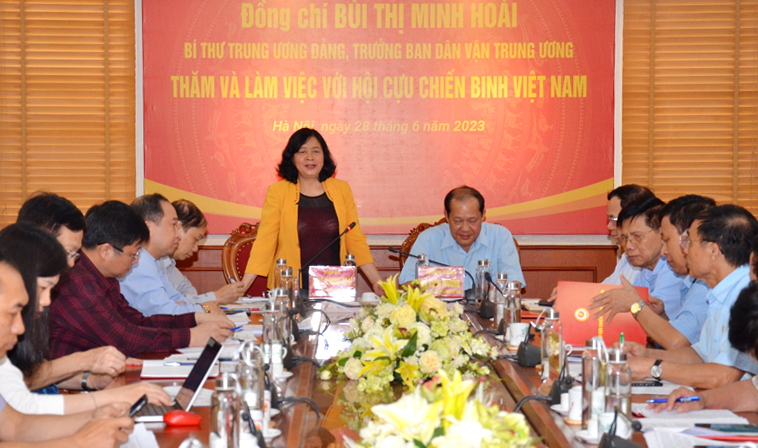 Tham gia giải quyết kịp thời các vấn đề nổi cộm phát sinh từ cơ sở