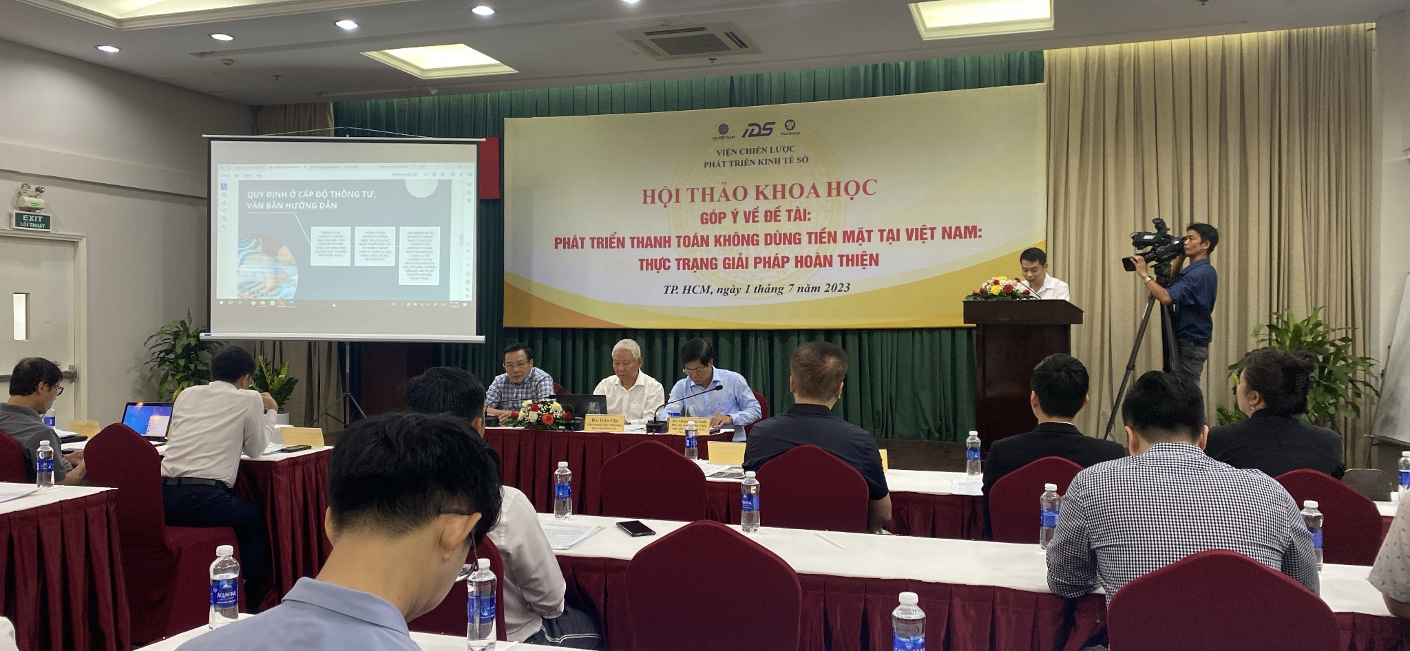 Nỗ lực phát triển thanh toán không sử dụng tiền mặt