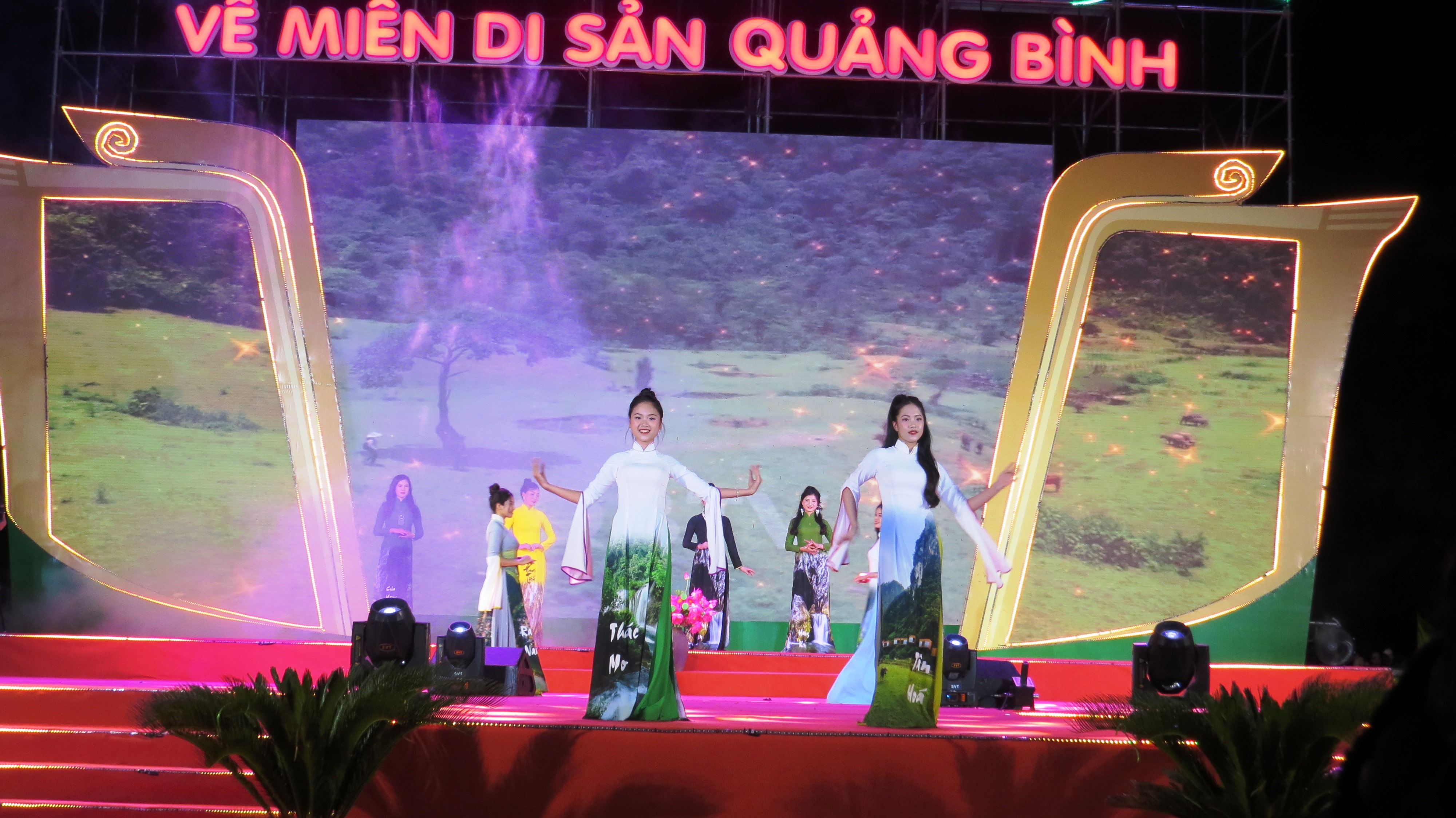 Áo dài - Về miền di sản Quảng Bình