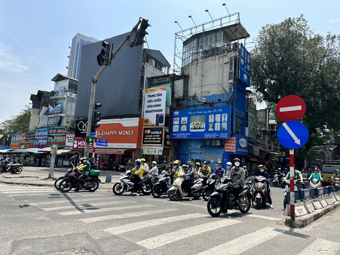 Triển khai các giải pháp về an toàn giao thông, chống ùn tắc ngay từ khi lập các quy hoạch