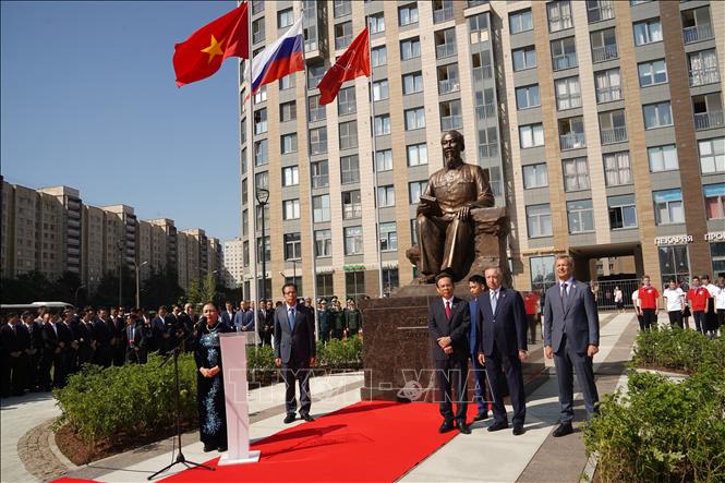 Trang trọng lễ Khánh thành tượng đài Chủ tịch Hồ Chí Minh tại St Petersburg
