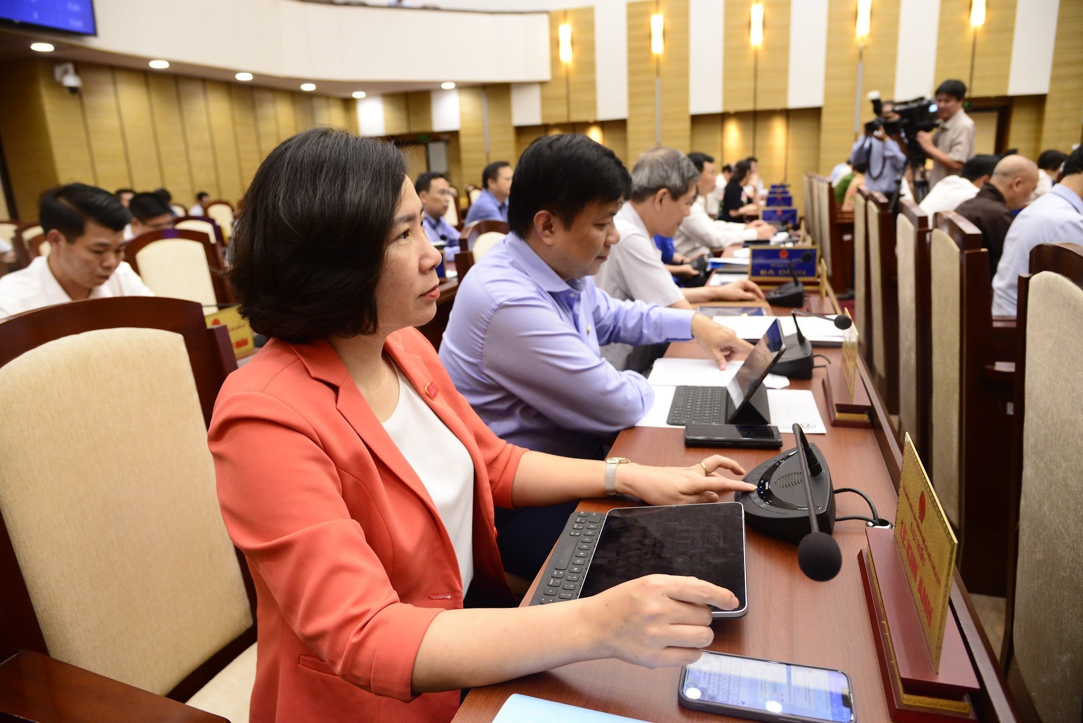Thông qua chủ trương thành lập quận Đông Anh và 24 phường