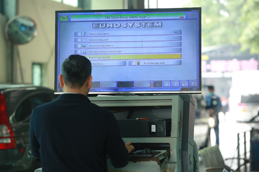 Xem xét tăng giá dịch vụ đăng kiểm xe cơ giới