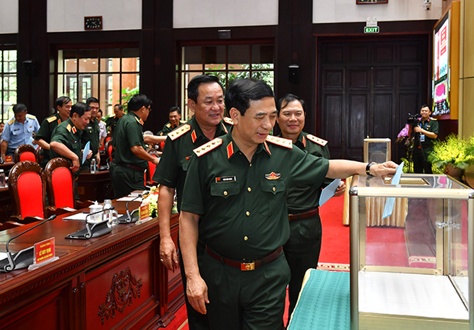 Lấy phiếu tín nhiệm đối với Ủy viên Ban Thường vụ Quân ủy Trung ương và Thứ trưởng Bộ Quốc phòng