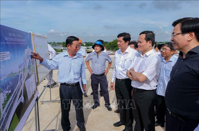 Phó Thủ tướng Trần Lưu Quang làm việc tại Cần Thơ về các dự án ODA