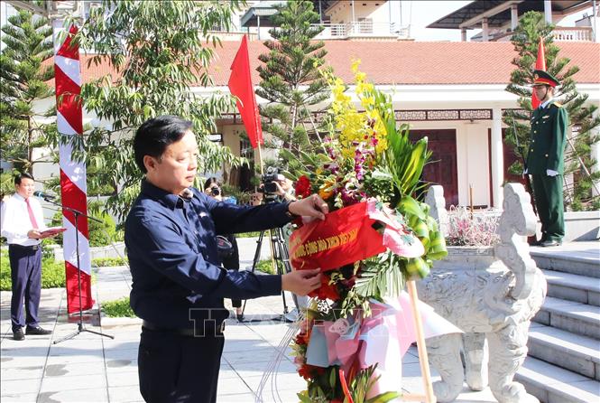 Phó Thủ tướng Trần Hồng Hà dâng hương tưởng niệm Tổng Bí thư Nguyễn Văn Cừ