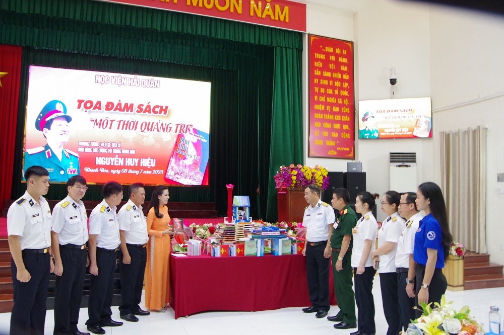 Quân chủng Hải quân chấm thi thư viện, phòng đọc, phòng Hồ Chí Minh