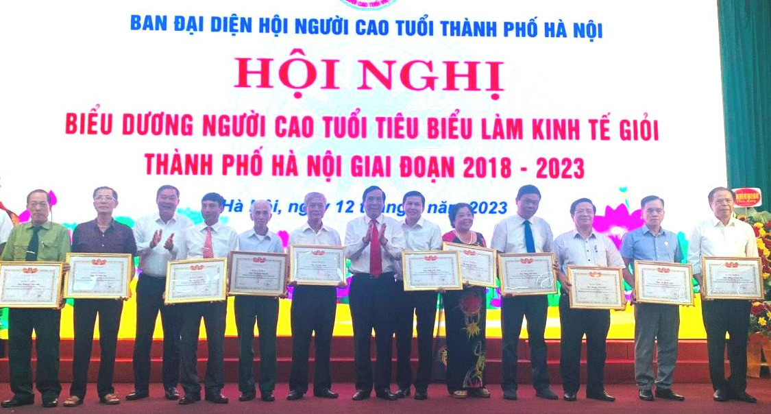 Tuyên dương 113 người cao tuổi Thủ đô làm kinh tế giỏi