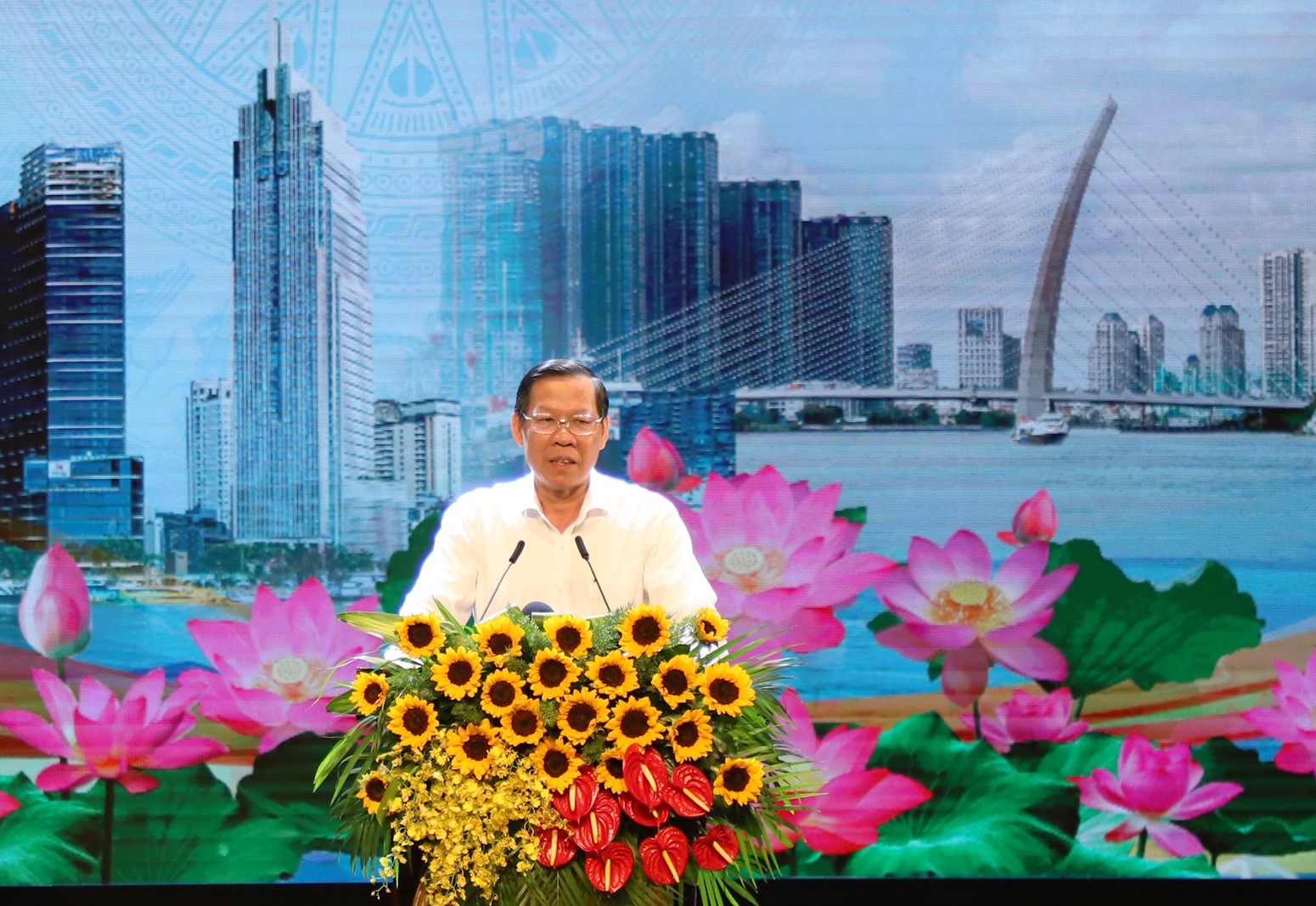 Thành phố Hồ Chí Minh - 50 năm tự hào bản anh hùng ca