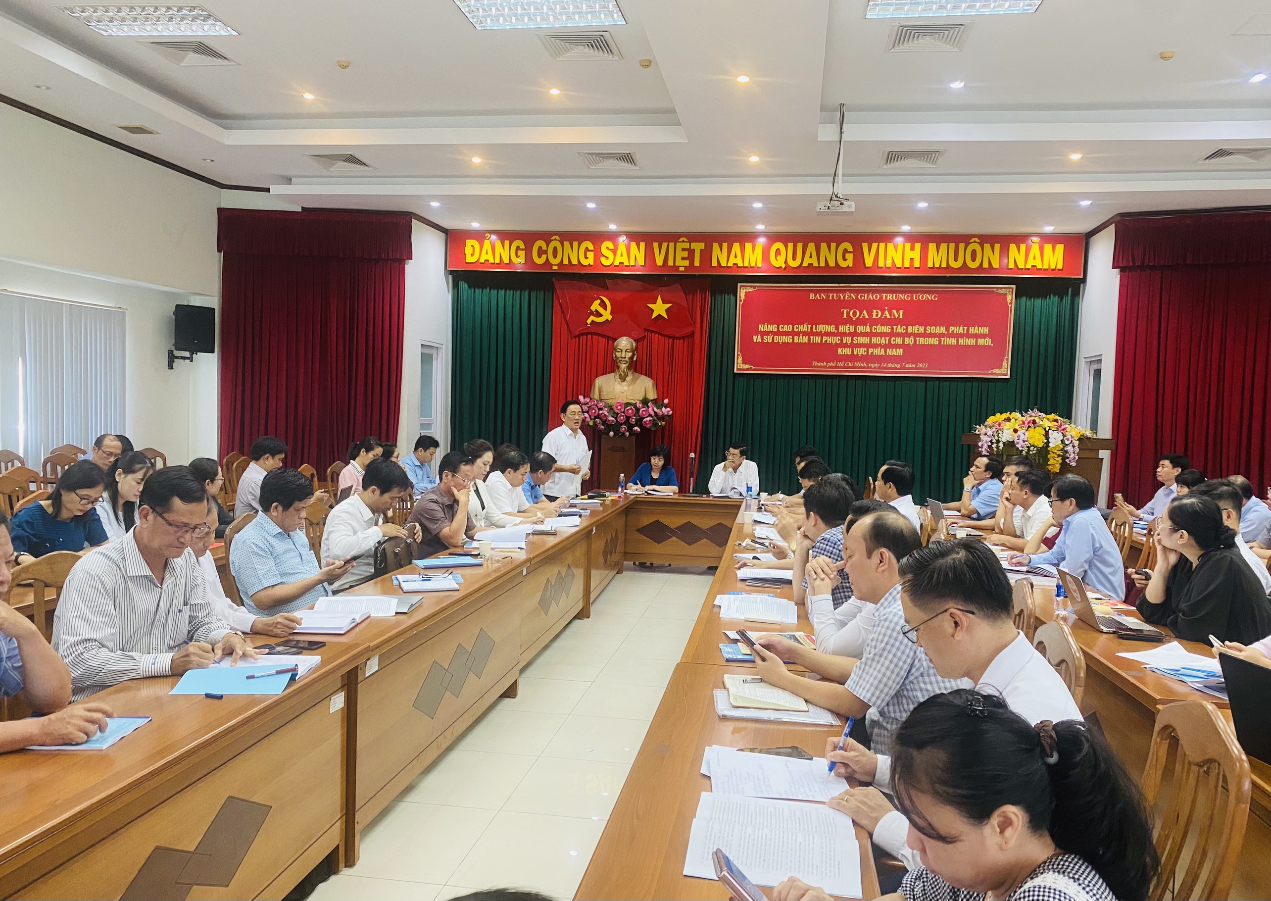 Nâng cao chất lượng, hiệu quả sử dụng Bản tin nội bộ phục vụ sinh hoạt chi bộ