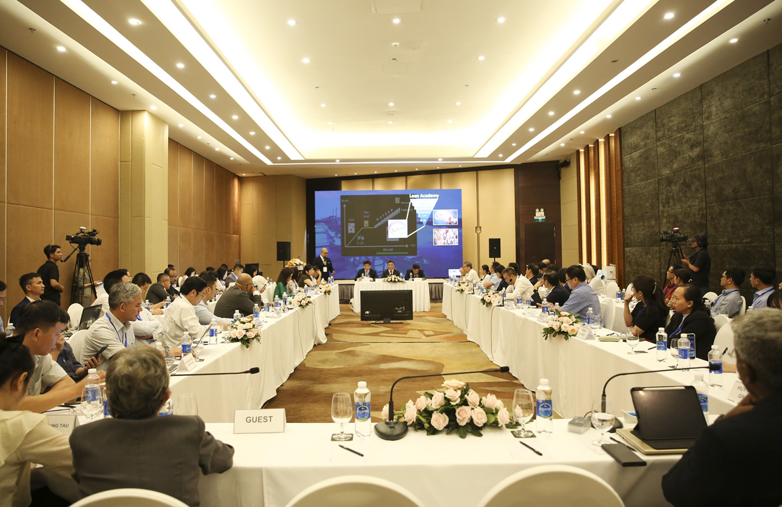 Gần 300 đại biểu dự Hội thảo “Nguồn nhân lực cho phát triển cảng bền vững”