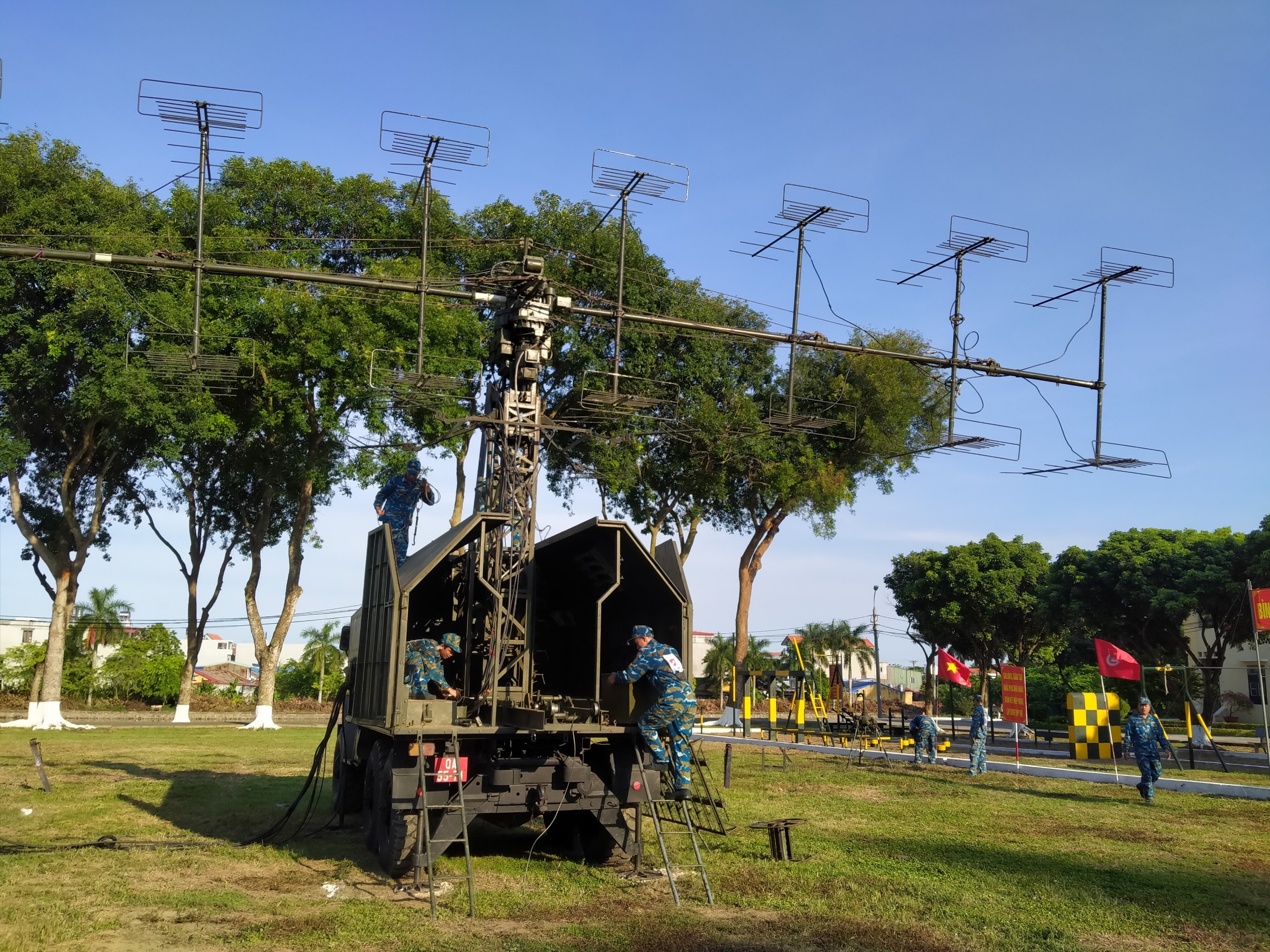 Xây dựng đơn vị vững mạnh toàn diện “mẫu mực, tiêu biểu” ở Trung đoàn 295