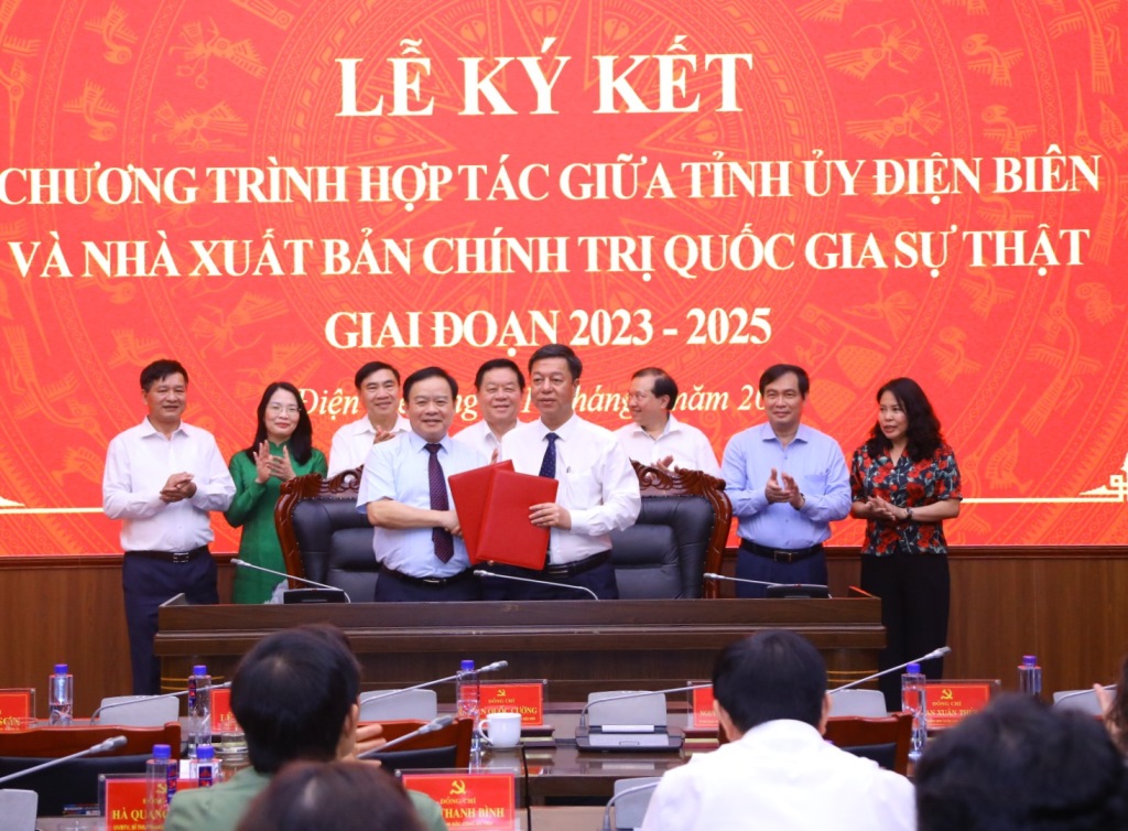 Tăng cường hợp tác giữa Nhà xuất bản Chính trị quốc gia Sự thật và Tỉnh ủy Điện Biên