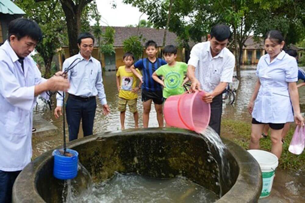 Cấp miễn phí viên sát khuẩn hỗ trợ địa phương phòng, chống dịch bệnh