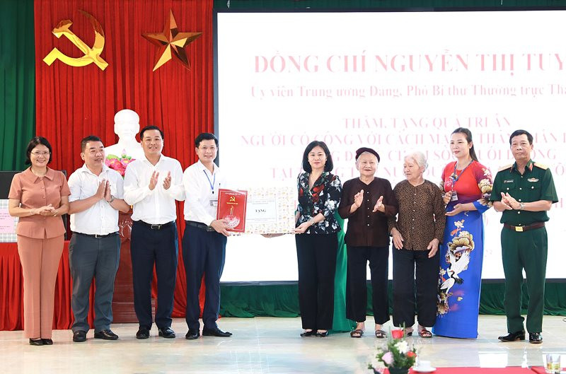 Tiếp tục thực hiện đầy đủ, kịp thời các chính sách ưu đãi đối với người có công