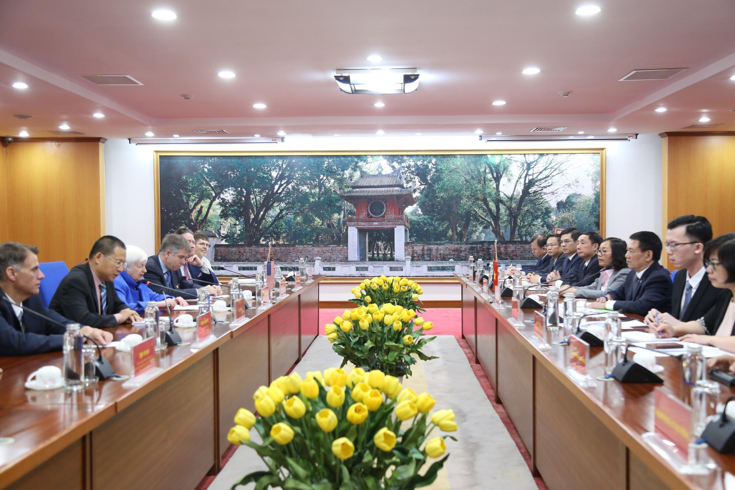 Thúc đẩy quan hệ hợp tác trong lĩnh vực tài chính Việt Nam - Hoa Kỳ