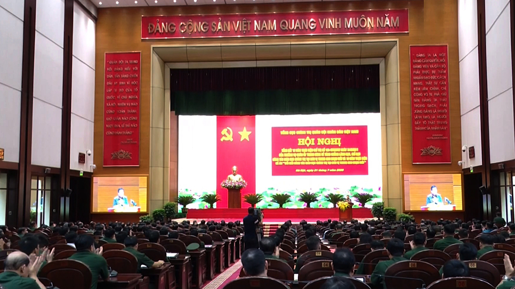 Tiếp tục đổi mới, nâng cao chất lượng giảng dạy chính trị trong toàn quân