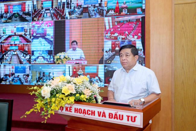 Đầu tư công tiếp tục là một trong các động lực quan trọng thúc đẩy phát triển kinh tế - xã hội