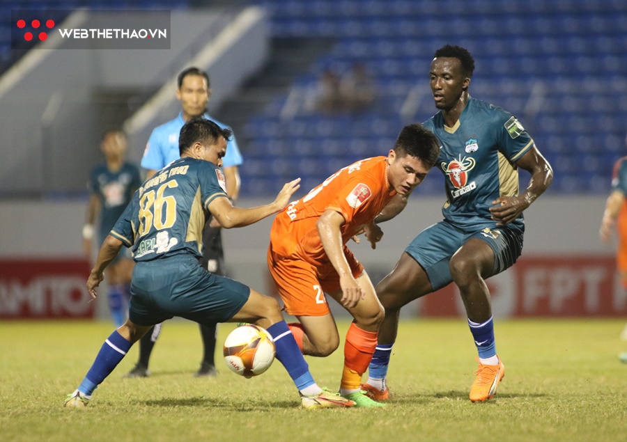 V-League 2023 HAGL trụ hạng sớm, Khánh Hòa thắng SLNA