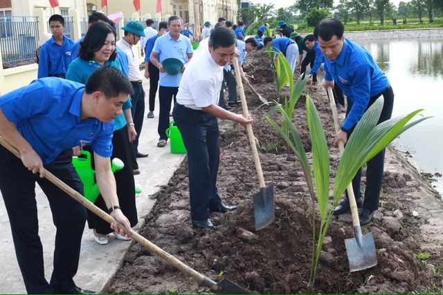 Phát huy vai trò xung kích của đoàn viên, thanh niên
