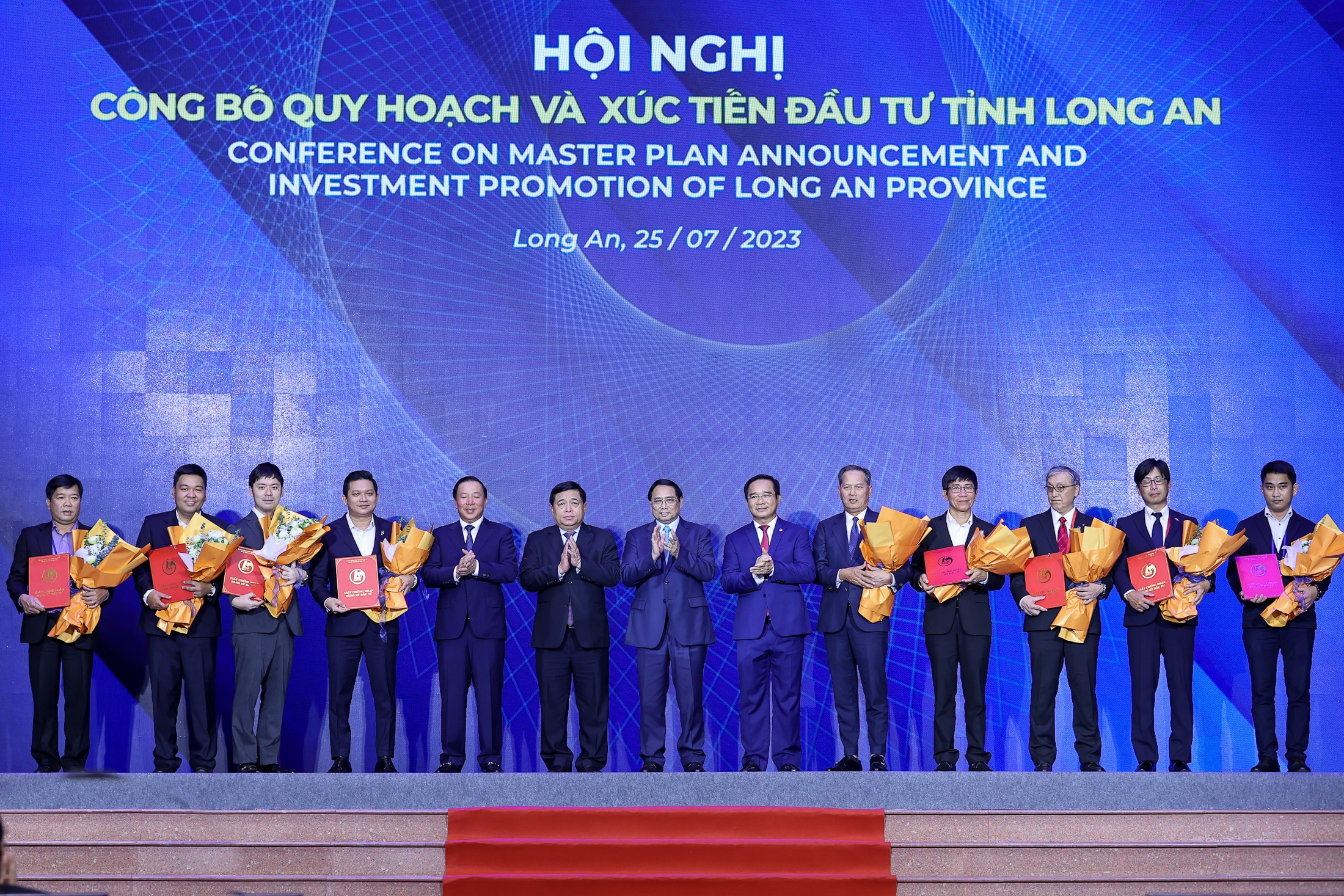 Long An cần ưu tiên bố trí, huy động mọi nguồn lực cho sự phát triển