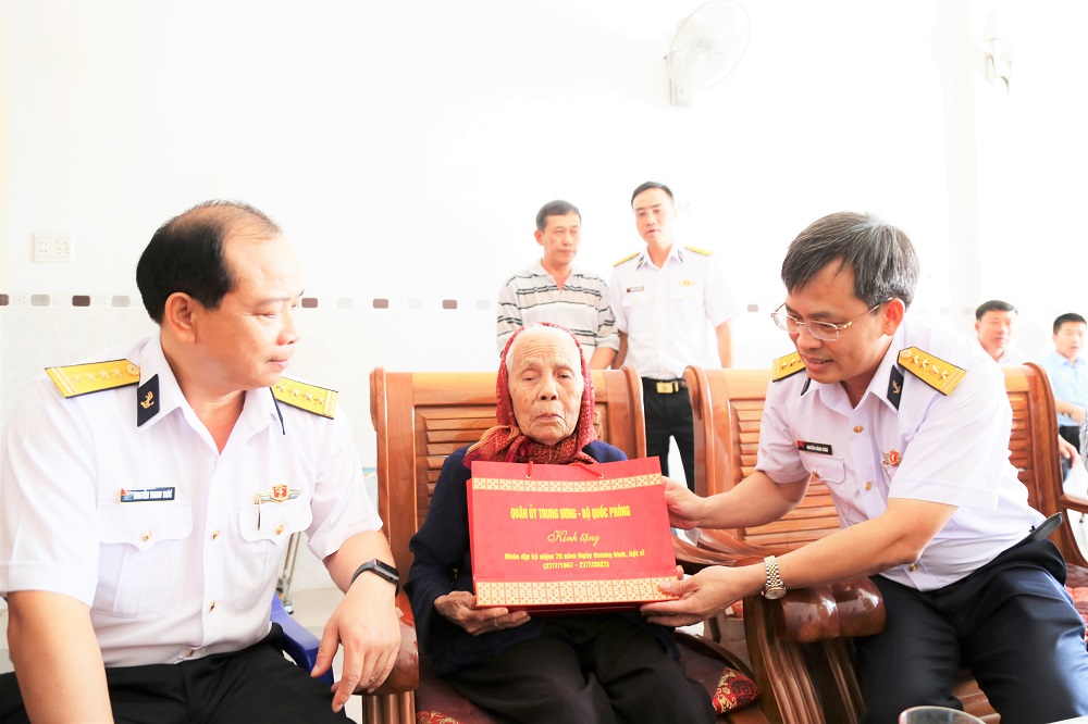 Tri ân bằng cả tấm lòng