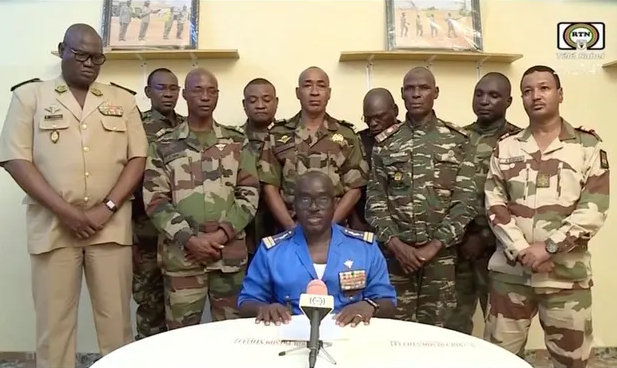 Niger Quân đội tuyên bố phế truất Tổng thống Mohamed Bazoum