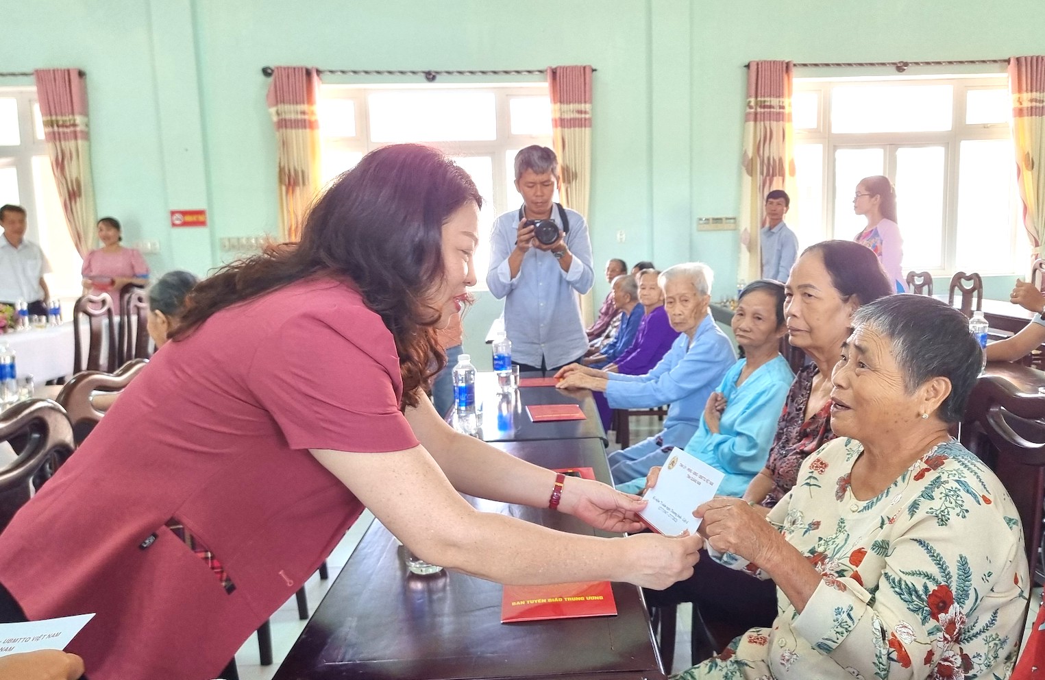 Nỗ lực thực hiện đạo lý “uống nước nhớ nguồn”