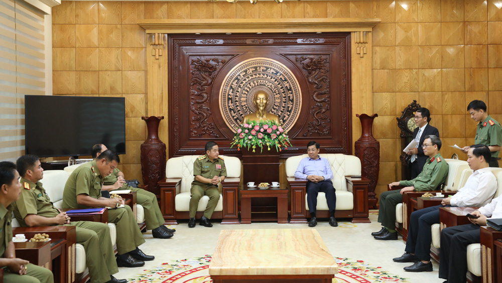 Đoàn công tác Công an tỉnh Xay Sổm Bun Lào thăm, làm việc tại Bắc Giang