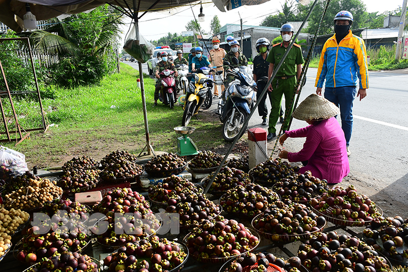 Bến Tre Đồng loạt ra quân cao điểm lập lại trật tự hành lang an toàn giao thông đường bộ