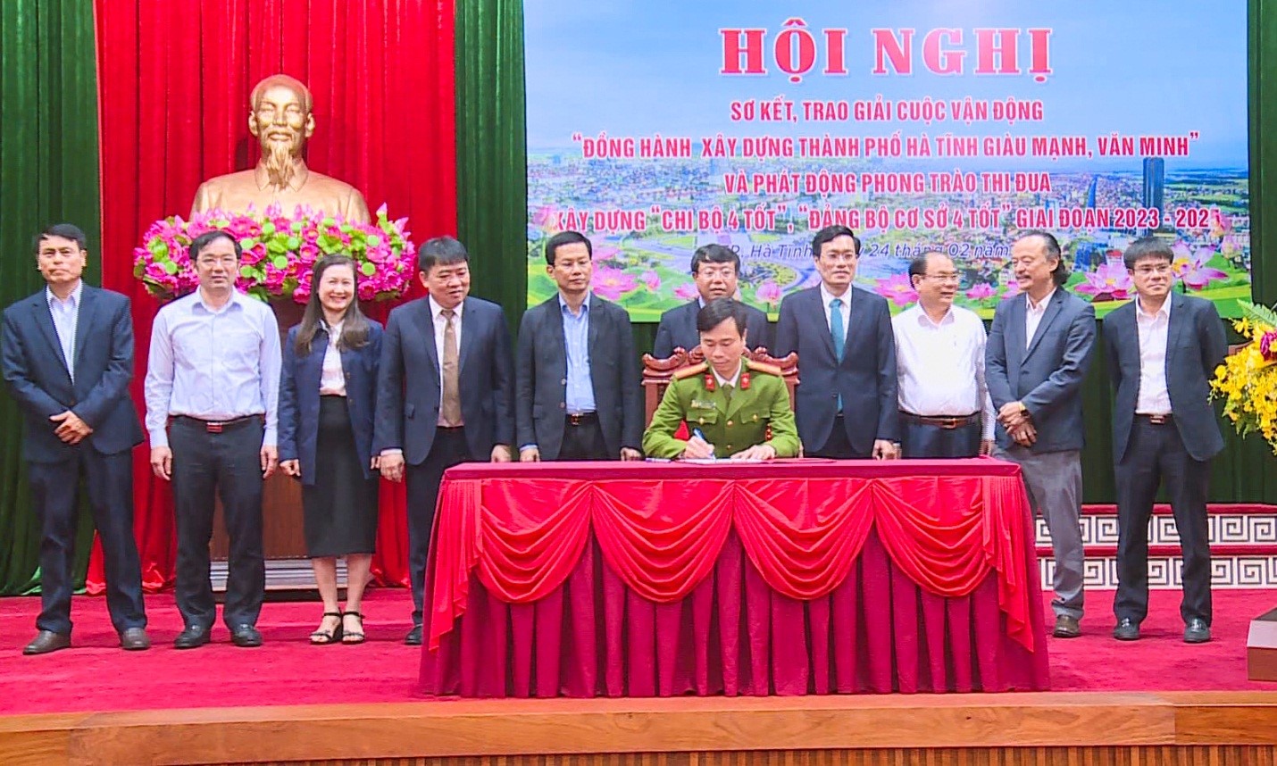 Đảng bộ thành phố Hà Tĩnh thi đua xây dựng Chi bộ 4 tốt, Đảng bộ cơ sở 4 tốt”