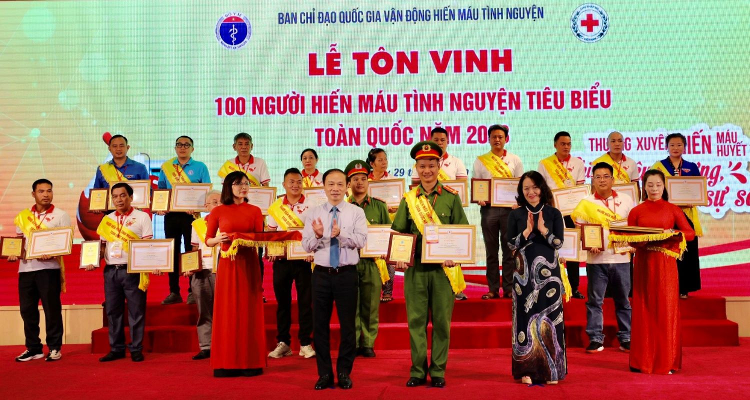 Tôn vinh 100 người hiến máu tiêu biểu toàn quốc