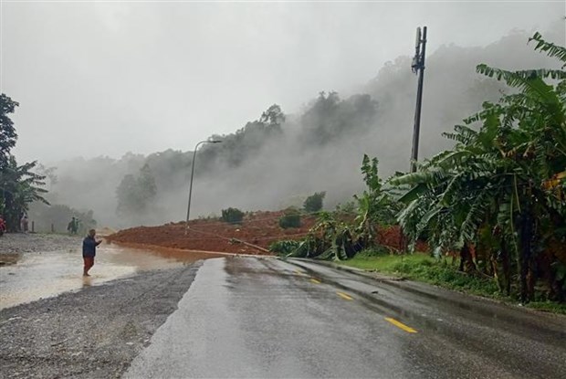 Sạt lở tại đèo Bảo Lộc Trạm Cảnh sát giao thông bị vùi lấp, 4 người mất tích