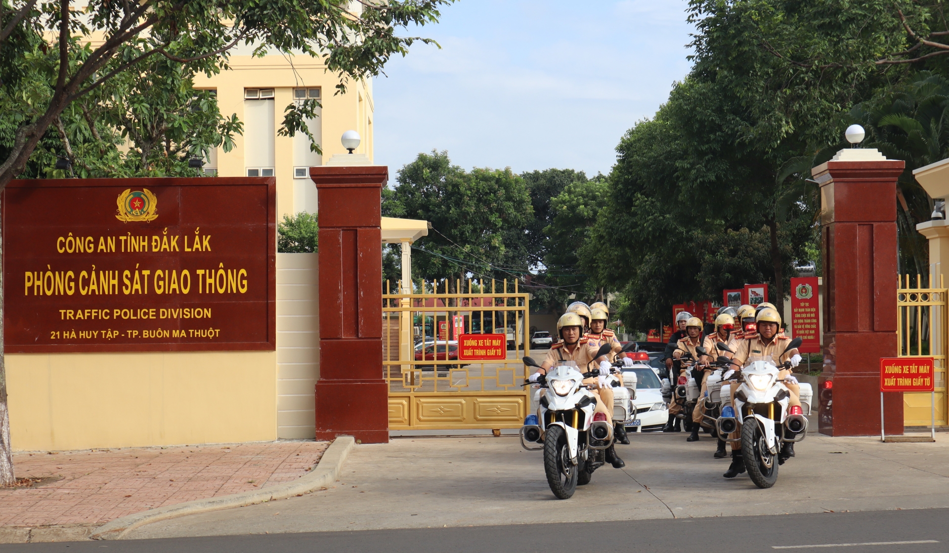 Công an tỉnh Đắk Lắk xử lý hơn 6 100 trường hợp vi phạm nồng độ cồn