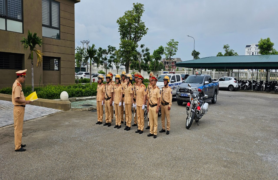 Công an tỉnh Thanh Hoá Quán triệt, triển khai kế hoạch tổng kiểm tra xe ô tô vận tải hành khách và xe Container