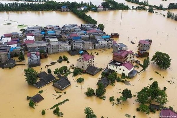 Điện thăm hỏi về thiệt hại bão, lũ tại Trung Quốc