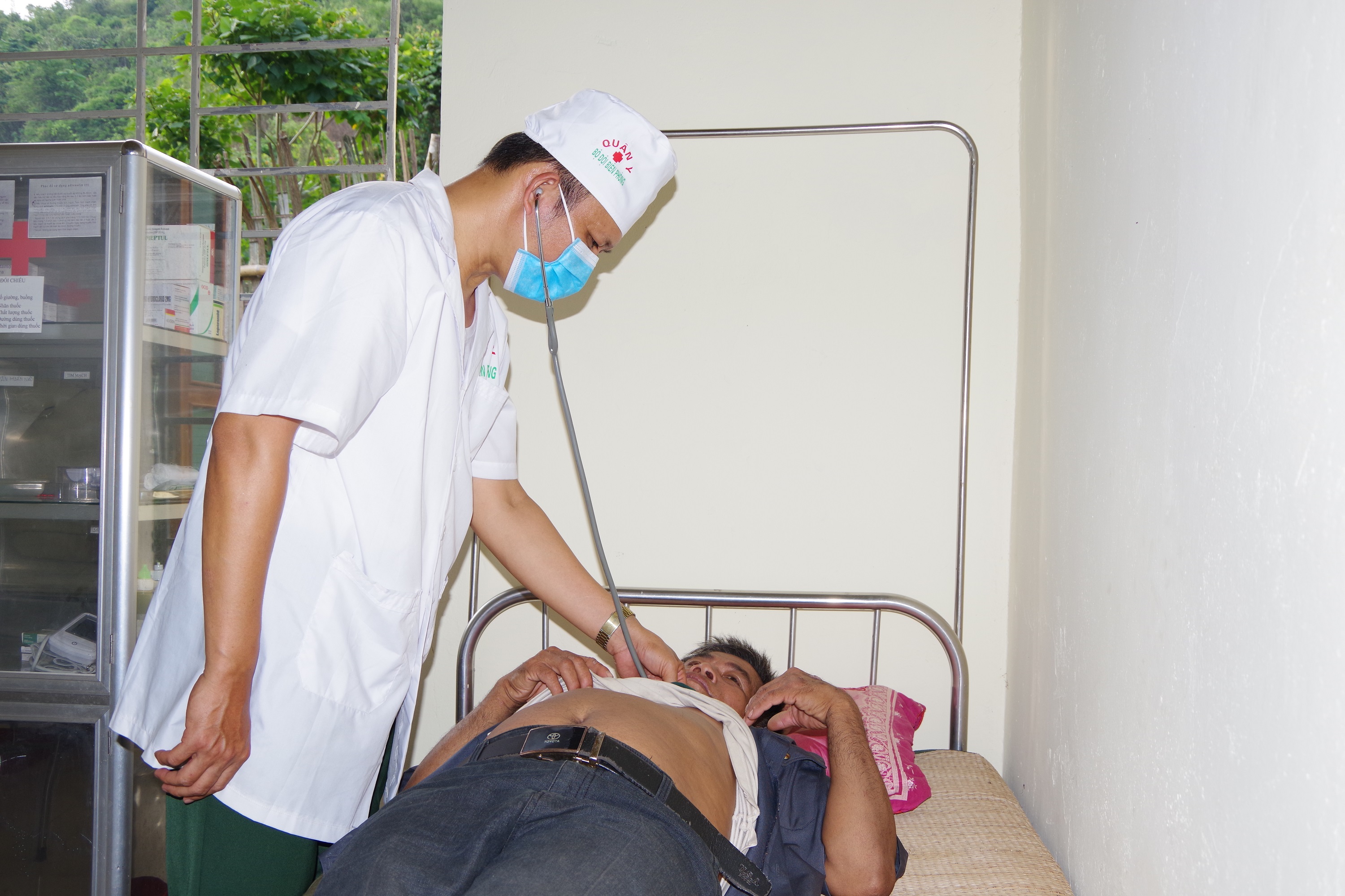 Quân y biên phòng ở bản Huồi Bắc